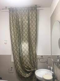 Tende Arricciate Su Bastone A Soffitto Per Bagno Ganitende Tende Tendedainterni Curtains Arredamento Interiordesi Finestre Bagno Tende Per Finestra Bagno