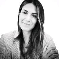 Lisa Pirozzi's Instagram, Twitter & Facebook