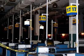 Toys r us is back! Closed Toys R Us Store Becomes Haunted House Retail Apocalypse