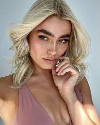 Karrie Morgan's Instagram, Twitter & Facebook