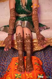 Mehandi The Mehandi Ceremony Photos Punjabi Culture Beige Color Bridal Mehandi Ar Bridal Mehndi Designs Rajasthani Mehndi Designs Wedding Mehndi Designs