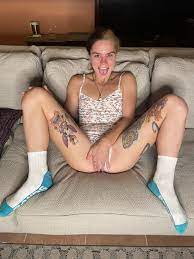 So thick, so much room for tattoos - HD Porn Pics