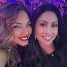 Photos by Eileen Cruz Vale (@eileencruzmusic) · January 1, 2025