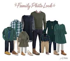 Looking Planning For What To Wear For Family Pictures Here Is The Great Entire Fall Family Picture Outfits Fall Family Photo Outfits Family Picture Outfits