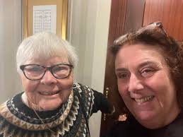 End of ! Pre- arranged to boot. So we have Keir Starmer, Angela Rayner and  boyfriend, Sam Tarry and Mary Foy, the local Durham MP, all definitely  there. Who else ? Diana