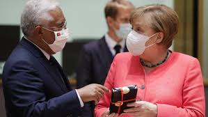 Man sagt aber, dass die kombination besonders wirksam sei. Geburtstag Angela Merkel Wird 66 Und Ist Von Rente Weit Entfernt Politik Nordbayern