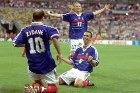 , zinedine zidane, marcel desailly, frank leboeuf, lilian thuram, stéphane guivarc'h, emmanuel petit, christian karembeu, youri djorkaeff, didier deschamps, fabien barthez, bixente lizarazu. Pourquoi Le 12 Juillet 1998 Devrait Etre Dans Les Livres D Histoire Passe D
