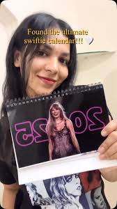 kareena kapoor looks different here 😂🧡 . . . . . . . #taylorswift  #thelifeofashowgirl #bollywood #reelsindia #desimemes #swifties  #thefateofophelia