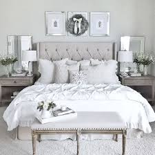 Hgtv saw the blog post and reached out to joanna about doing a show! Tweepersoonsbed Met Voetenbankje Home Decor Bedroom Joanna Gaines Bedroom Silver Bedroom