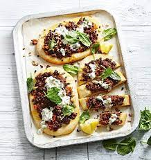Lebanese Spiced Lamb With Semolina Flatbread Tzatziki Lamb Mince Recipes Semolina Recipe Lamb Flatbread Recipes