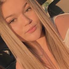 Emily Stuckey (emilystuckeyyy)