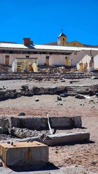 Un pueblo detenido en el tiempo, a más de 4.000 metros de altura., El viento, el silencio y las ruinas cuentan lo que fue Mina La Casualidad., ¿Te animarías a visitarlo?, 📍Salta, Argentina, ., ., ., ...