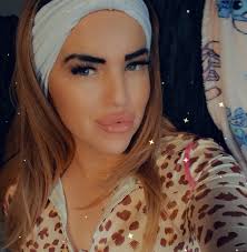 My nana had breast cancer 20 years ago, we lost mam to lung cancer in 2020,  and now I find myself in my mid-20s with bowel cancer.” In November 2024,  aged just