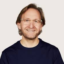 Simon Hathaway's Instagram, Twitter & Facebook