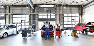 Finding good auto repair shops is like looking for a needle in a haystack. Car Body Frame Repairs Collision Service Auto Body Shop In Tampa Florida