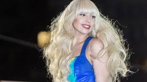 Bekannt ist der popstar, neben ihrer musik, vor allem für ihre verrückten outfits. Wie Aus Dem Madchen Stefani Lady Gaga Wurde