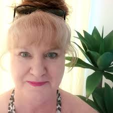 Does anyone know roughly what time her show finishes or how long it goes  for. Thank you