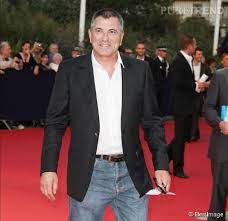 Sa femme jean marie bigard jeune : Jean Marie Bigard Lola Marois Claudia Et Bella Les Femmes De Sa Vie Puretrend