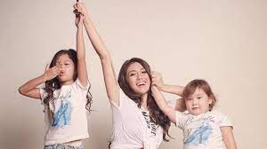 Eleeya xaviera sompie, jemima guri clementine sompie akun twitter : Anak Celine Evangelista Aduh Lucunya Jemima Dan Eleeya Dua Calon Anak Tiri Stefan William Tribunstyle Com