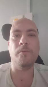 Man who thought he would never walk again fell in love with health coach  who fixed his addiction problems