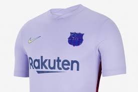 Contrairement à la saison dernière, l'équipementier de la juve, adidas est resté plus sobre. Un Maillot En Hommage Aux Femmes Pour Le Barca L Equipe