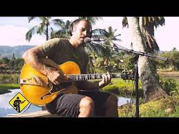 It's also incredibly depressing, and maybe even the song was unmixed at the time of his death; Sittin On The Dock Of The Bay Feat Jack Johnson Otis Redding 50th Anniversary Youtube