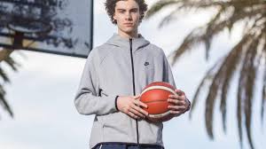 He averaged 7.4 assists per game, which was the most of anyone in australia. Jtdabtyfox H2m