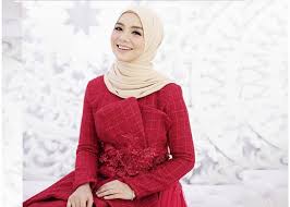 Mira filzah atau nama penuhnya nur amirah filzah badiozaman dilahirkan pada 2 april 1993 dan berusia 23 tahun pada tahun ini (2016). Mira Buat Kelainan Bawa Tuah Untuk Nona 2018 Mynewshub