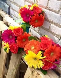 Perfectly Gorgeous Day For Lindsay Brian S Wedding At Humboldt Park Congrats Their Bright Happy Theme Incorp Flower Delivery Green Hydrangea Gerbera Daisy