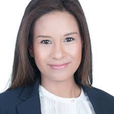 Stephanie Dizon's Instagram, Twitter & Facebook