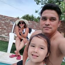 VOY A RAPAR A LA MUCAMA, LA PUTA MADRE" Después de que algunos usuarios  comenzaran a hurgar en su perfil de Twitter, una decena de mensajes  racistas y discriminatorios, que varios de