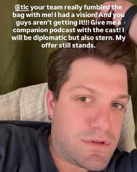 Texas Roadhouse lovers unite! And please seat me in Willie's corner! 🤠  #campcounselorspod #texasroadhouse #restaurant #dinner #relateable  #comedyreels