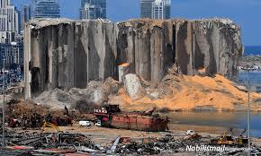 مرّ عام على انفجار مرفأ بيروت الذي غيّر وجه المدينة وحصد أكثر من مئتي قتيل وآلاف المصابين والمصدومين، من دون أن تكشف أسبابه أو يحاسب المسؤولون عنه، خصوصاً بسبب عراقيل سياسية تعيق التحقيق. Ø«Ù„Ø§Ø« ØµÙˆØ± ÙˆØªØ³Ø¬ÙŠÙ„Ø§Øª Ù…ØµÙˆ Ø±Ø© Ù…Ø²ÙŠÙØ© Ø¹Ù† Ø§Ù†ÙØ¬Ø§Ø± Ù…Ø±ÙØ£ Ø¨ÙŠØ±ÙˆØª Ø¹Ù†Ø¨ Ø¨Ù„Ø¯ÙŠ