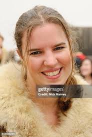 18 Photos & High Res Pictures