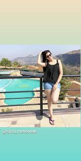 Pin By All Roumder On Sarita Girls In Mini Skirts Desi Beauty Beauty Full Girl