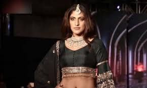 Kubbra sait (born 27 july 1983) is an indian actress, tv host and model who has appeared in the films sultan, ready and city of life. Kubra Sait Height Age Husband Bio Family Net Worth Wiki Affairs