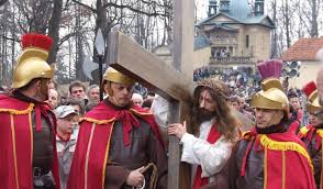 Po drodze krzyżowej będziemy sprawować eucharystię w tamtejszej bazylice o godzinie 15:00. Sanktuarium Pasyjno Maryjne Kalwaria Zebrzydowska Obiekt Visitmalopolska