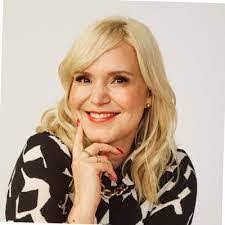 Carol Farhat's Instagram, Twitter & Facebook