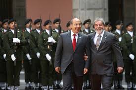Presedintele mexican, felipe calderon, intentioneaza sa schimbe numele oficial al tarii pe care o conduce. Felipe Calderon