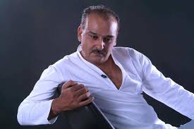 بدأ الفنان جمال سليمان اليوم الأحد، تصوير أول مشاهد مسلسل الطاووس، في استوديو مصر لعرضه رمضان المقبل. Ø¬Ù…Ø§Ù„ Ø³Ù„ÙŠÙ…Ø§Ù† Ø§Ø¨Ù†ÙŠ Ù…Ø­Ù…Ø¯ Ø®Ø§Ø¶ ØªØ¬Ø±Ø¨Ø© Ø§Ù„ØªÙ…Ø«ÙŠÙ„ ÙˆÙ‡Ø°Ù‡ Ù†ØµÙŠØ­ØªÙŠ Ù„Ù‡ Ù…Ø¬Ù„Ø© Ø³ÙŠØ¯ØªÙŠ