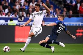 Dès la vingtième minute, le joueur allemand hummels fait un cadeau à la france. Gcfbqfbx3tlksm