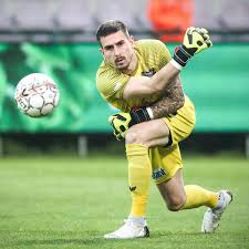 Stream tracks and playlists from miguel van damme on your desktop or mobile device. B R Football On Twitter Cercle Brugge Have Extended The Contract Of Their Keeper Miguel Van Damme Who Is Battling Leukemia For The Third Time Https T Co 9ep8qcgvcc