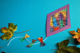 Ergänzt mit wenigen zusatzzutaten werden naturmaterialien beim herbst basteln zu wahren hinguckern an der wand. Drachen Aus Papier Kinderspiele Welt De
