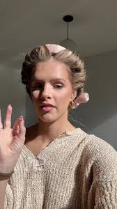 Heatless curls >> @The Effortless Shop #heatlesscurls #heatlesshair  #heatlesswaves #heatlesshairstyles #heatlesscurlstutorial #haircare  #haircareroutine #hairtips #haircareproducts #hairtok