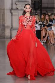 Les plus belles robes de mariée chanel haute couture. Dior Chanel Elie Saab Les Robes Du Soir Ont Encore Enchante La Haute Couture Madame Figaro