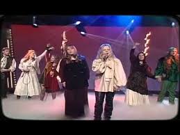 The Kelly Family Fell In Love With An Alien Lyrics Kelly Family We Are The World 1994 The Kelly Family Family Music Angel Videos