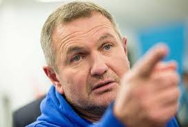 Miguel Olmo's Instagram, Twitter & Facebook