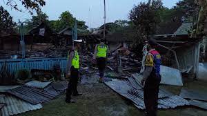 Melihat video ini, warganet pun langsung membanjiri kolom komentar di postingan. Gangguan Listrik Wilayah Bojonegoro Jawa Bagian Timur Bebas Gangguan Listrik Jembatan Layang