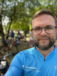 Alexander Schnur's Instagram, Twitter & Facebook