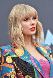Since then, a number of celebrities including jane fonda, david cassidy, and meg ryan popularized it. 28 Best Shag Haircuts For Long Short Medium Length Hair 2020